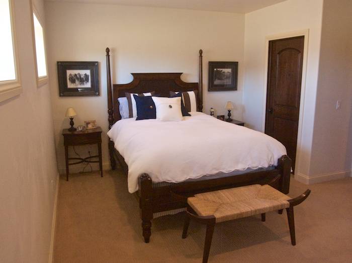 Daylilly-guest bedroom